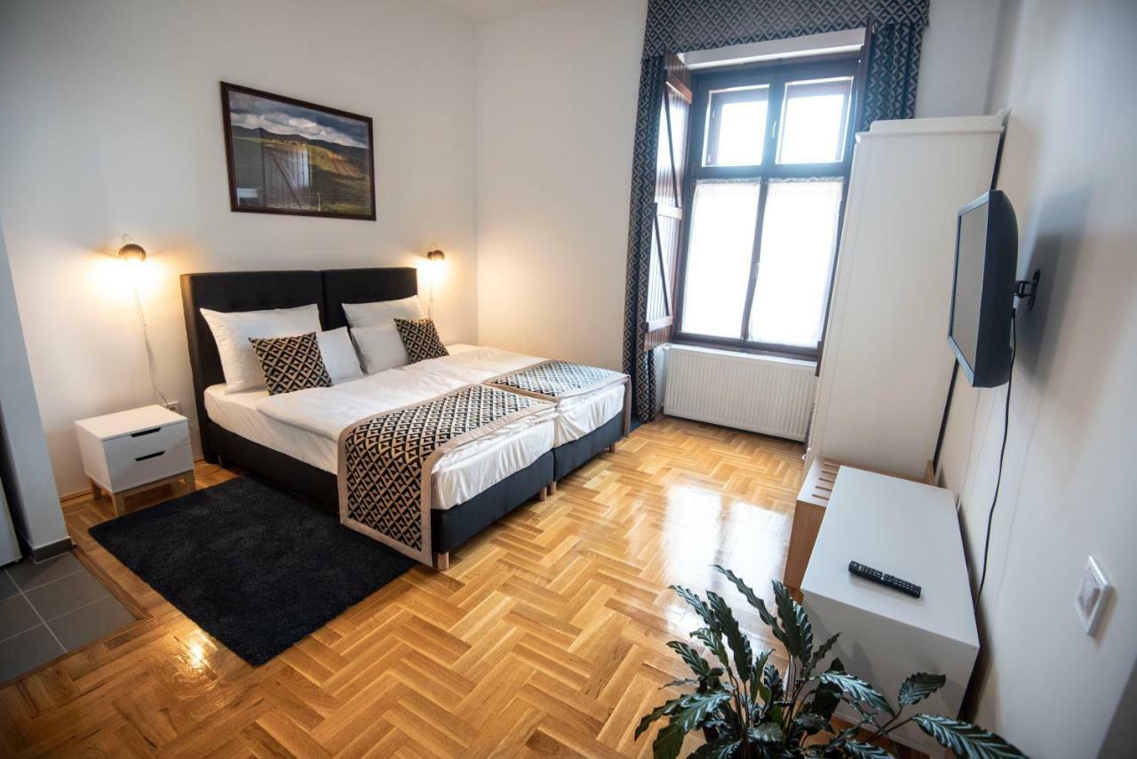Grossmann Ház Apartahotel 4*
